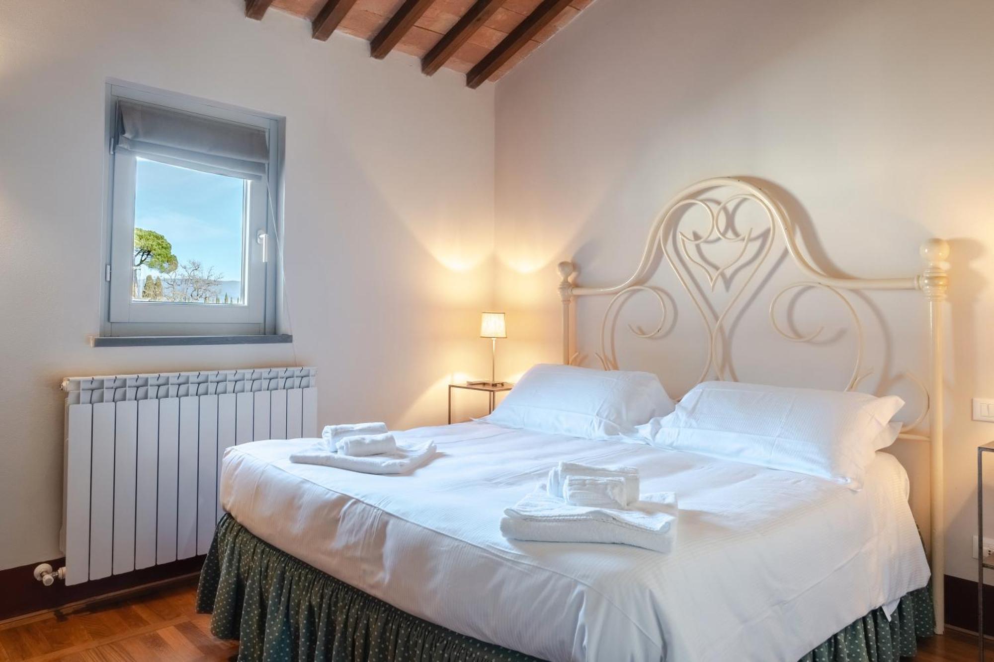 Borgo Syrah Hotel Кортона Екстериор снимка